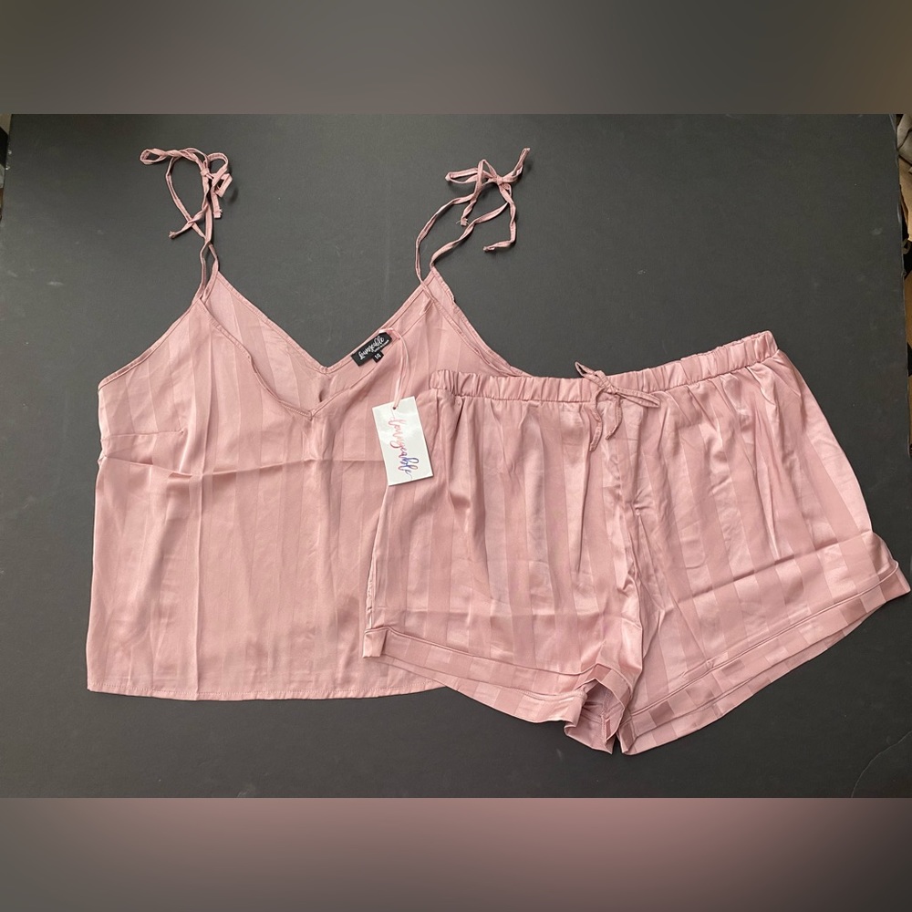 Loungeable Pajama set Shorts and tank